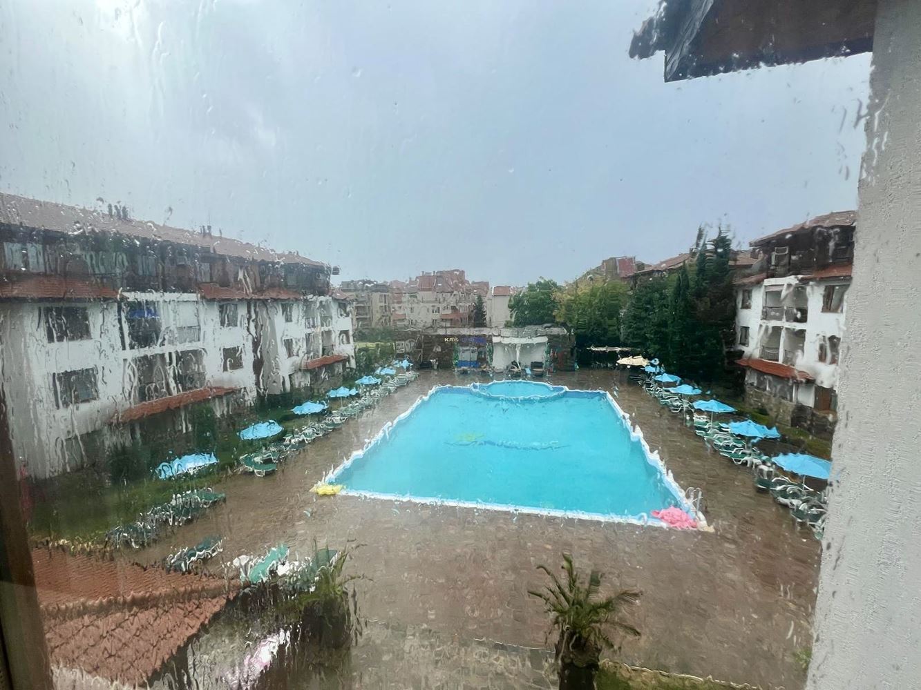 Spacious Two-Bedroom Apartment with Pool View in a Prestigious Complex in Nessebar