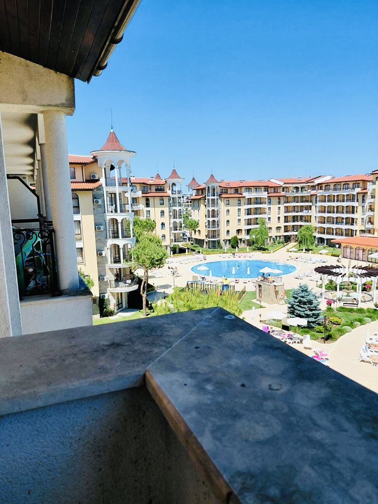 Seaside Comfort with Pool View – One-Bedroom Apartment in a Prestigious Complex in Sunny Beach