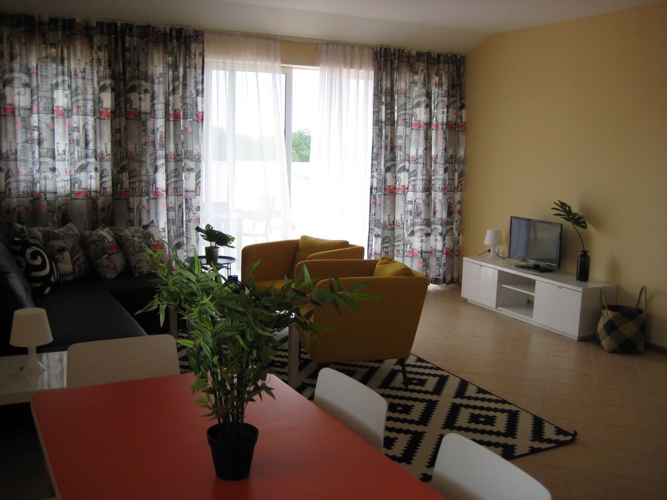 Sunny Beach: Fully Furnished and Equipped Two-Bedroom Apartment in an Excellent Well-Maintained Complex