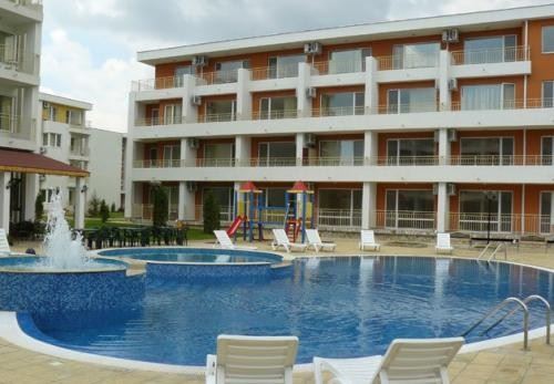 Fully Furnished One-Bedroom Apartment on the Top Floor in Sunny Beach – Pool View and Luxurious Atmosphere