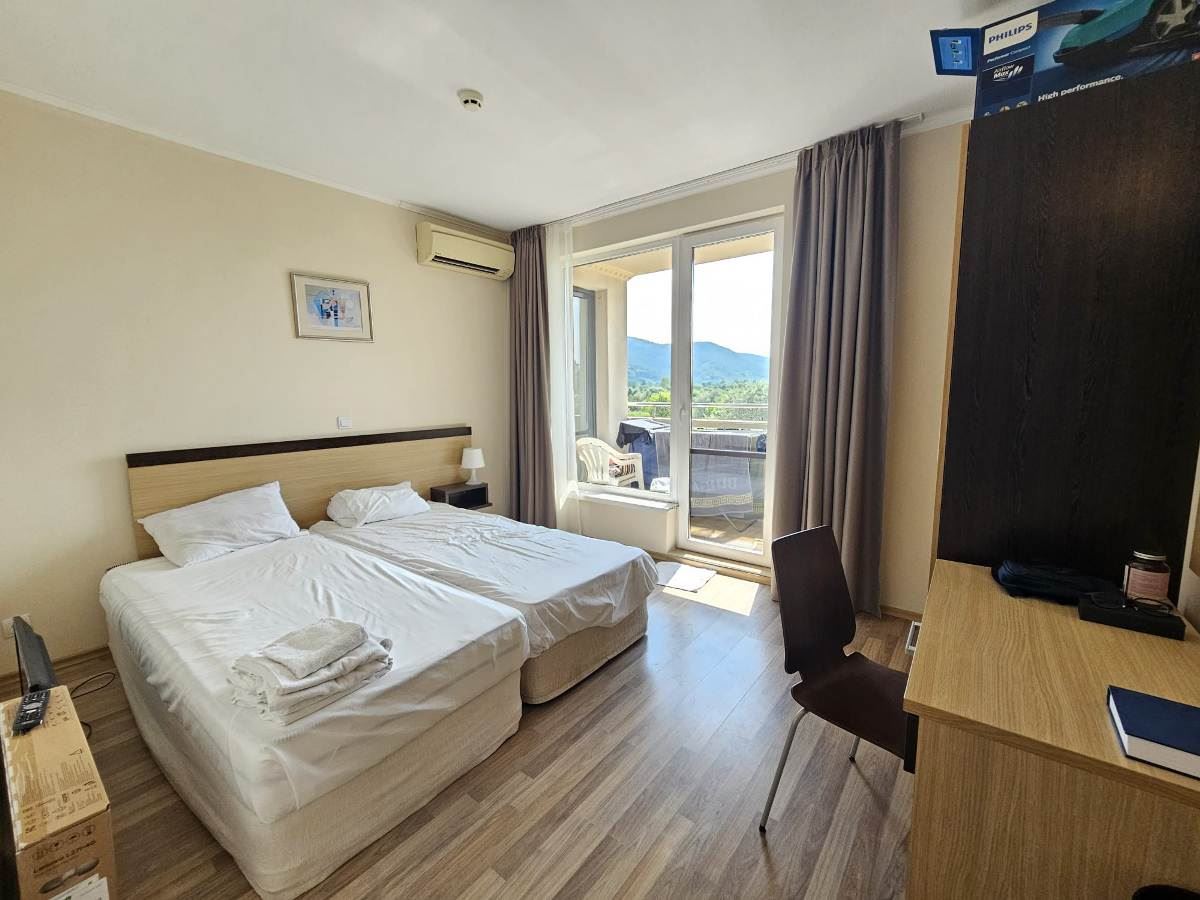 Luxury three-bedroom apartment on the beachfront in Obzor – panoramic sea and mountain views