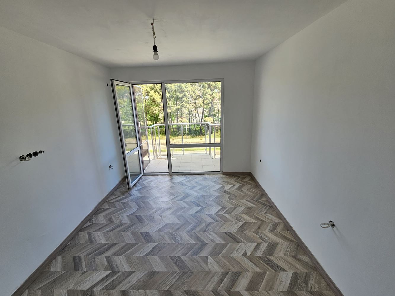 New two-bedroom apartment with no maintenance fee – after renovation, in “Black Sea 1”, Nesebar