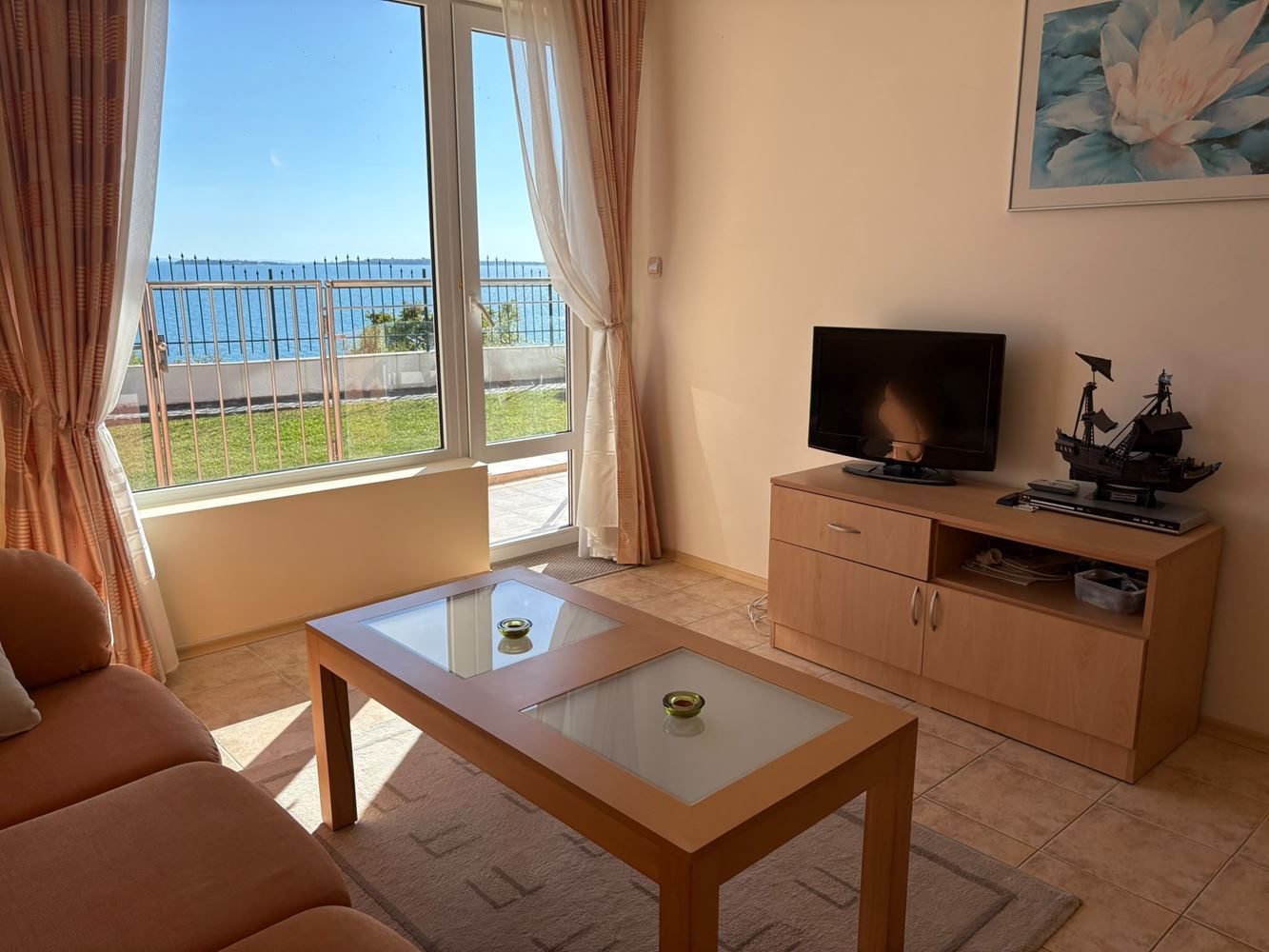 First Line in Sveti Vlas – Spacious One-Bedroom Apartment with Sea View