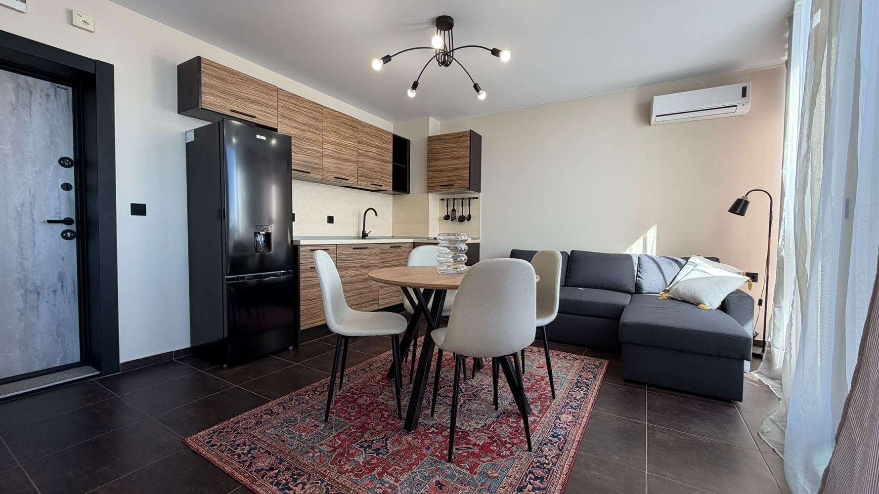 Studio with Panoramic Sea Views, Just 50 Metres from the Beach in Sveti Vlas