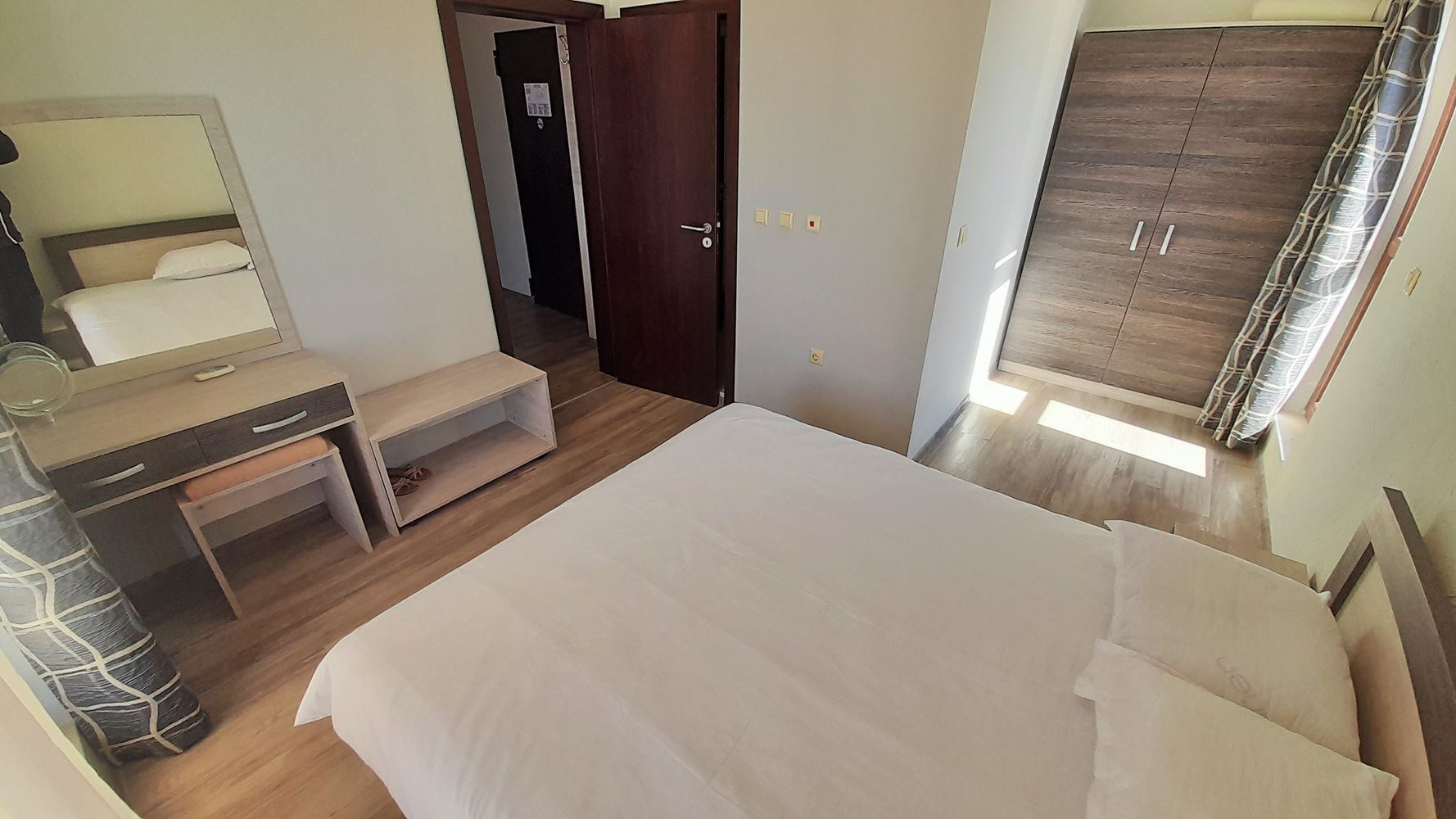 Attractive One-Bedroom Apartment with Sea and Mountain Views in Sveti Vlas