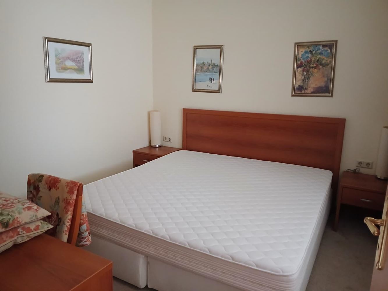 Attractive One-Bedroom Apartment on the First Line by the Sea in Pomorie – Comfort, Swimming Pools and Spa Facilities