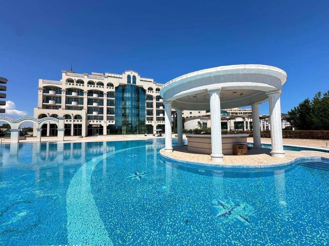 Spacious Apartment with Sea View on the First Line in Pomorie – Holiday Property with the Feeling of a Luxury Resort