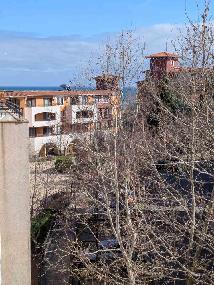 One-bedroom apartment with direct sea view in a luxury first-line complex in Aheloy