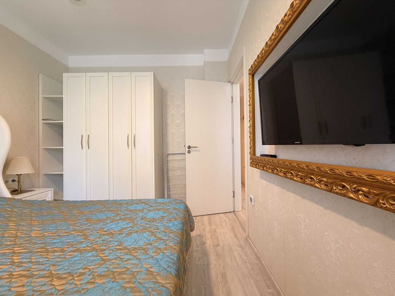 One-Bedroom Apartment with a View of the Park and Swimming Pool in a Prestigious Complex in Sunny Beach