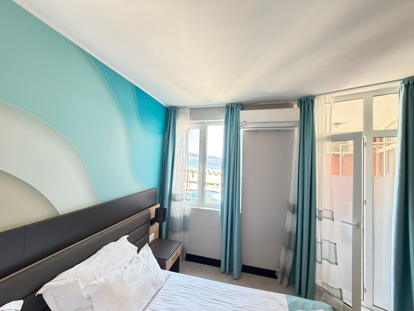 Luxury first-line sea apartment in Sunny Beach with frontal sea view