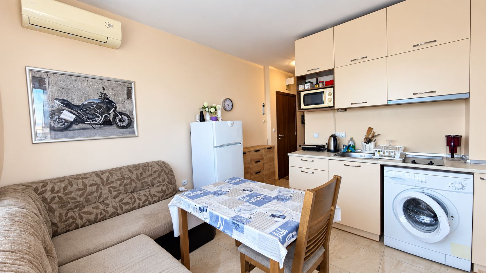 Cosy Small One-Bedroom Apartment in a Complex with a Swimming Pool and 24-Hour Security