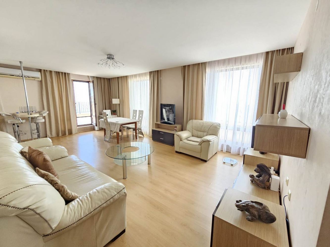 Sveti Vlas – three-bedroom apartment with direct panoramic sea view in a first-line complex