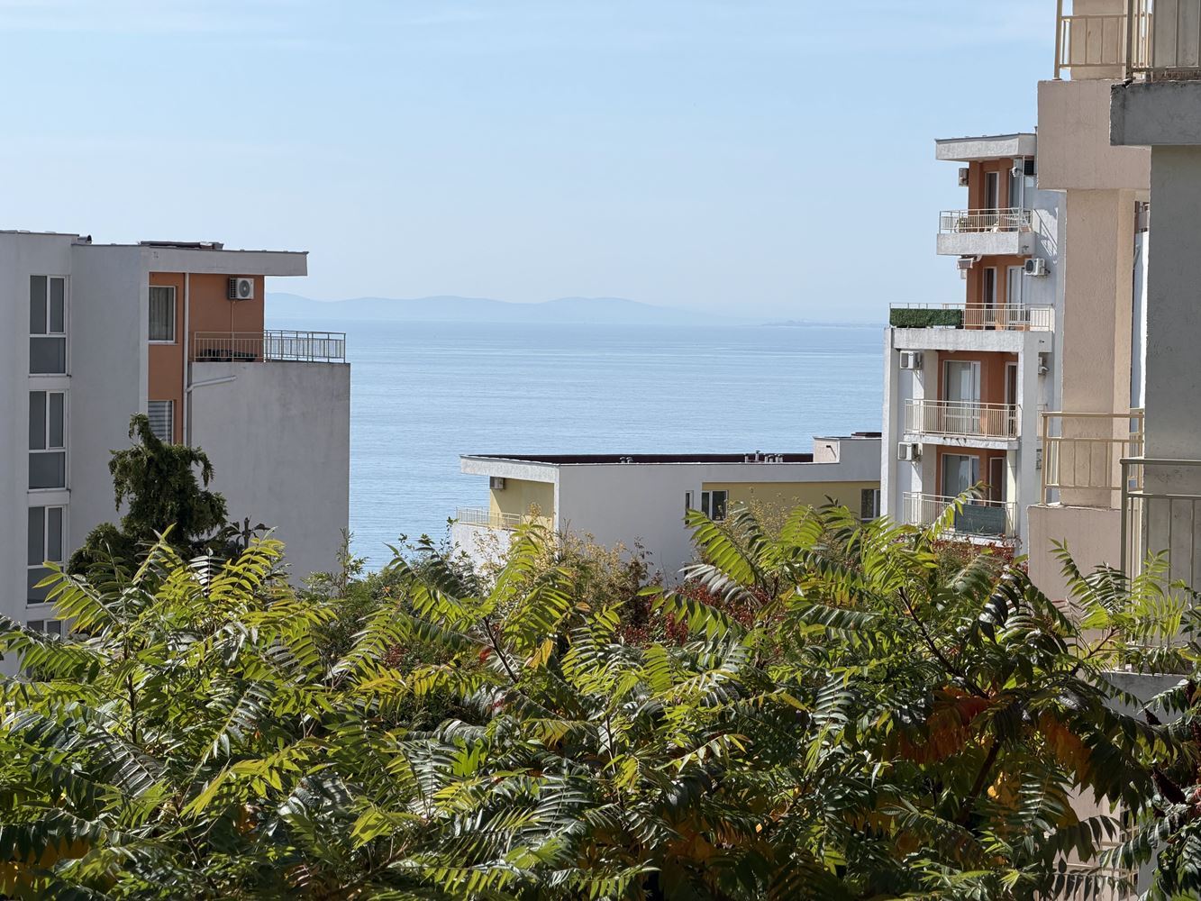 One-Bedroom Apartment with a Spacious Terrace and Sea View in Sveti Vlas – 300 Metres from the Beach