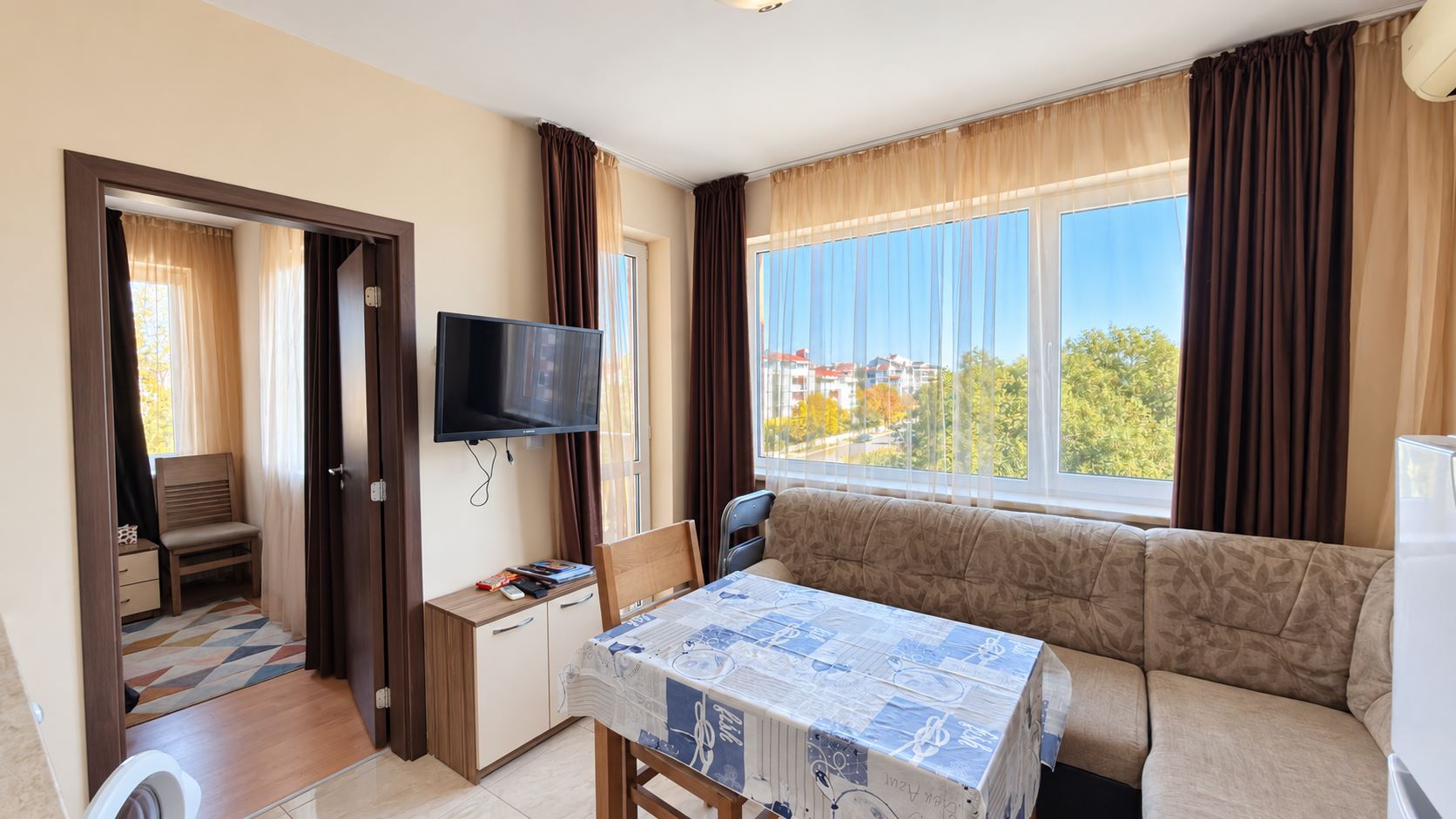 Cosy Small One-Bedroom Apartment in a Complex with a Swimming Pool and 24-Hour Security