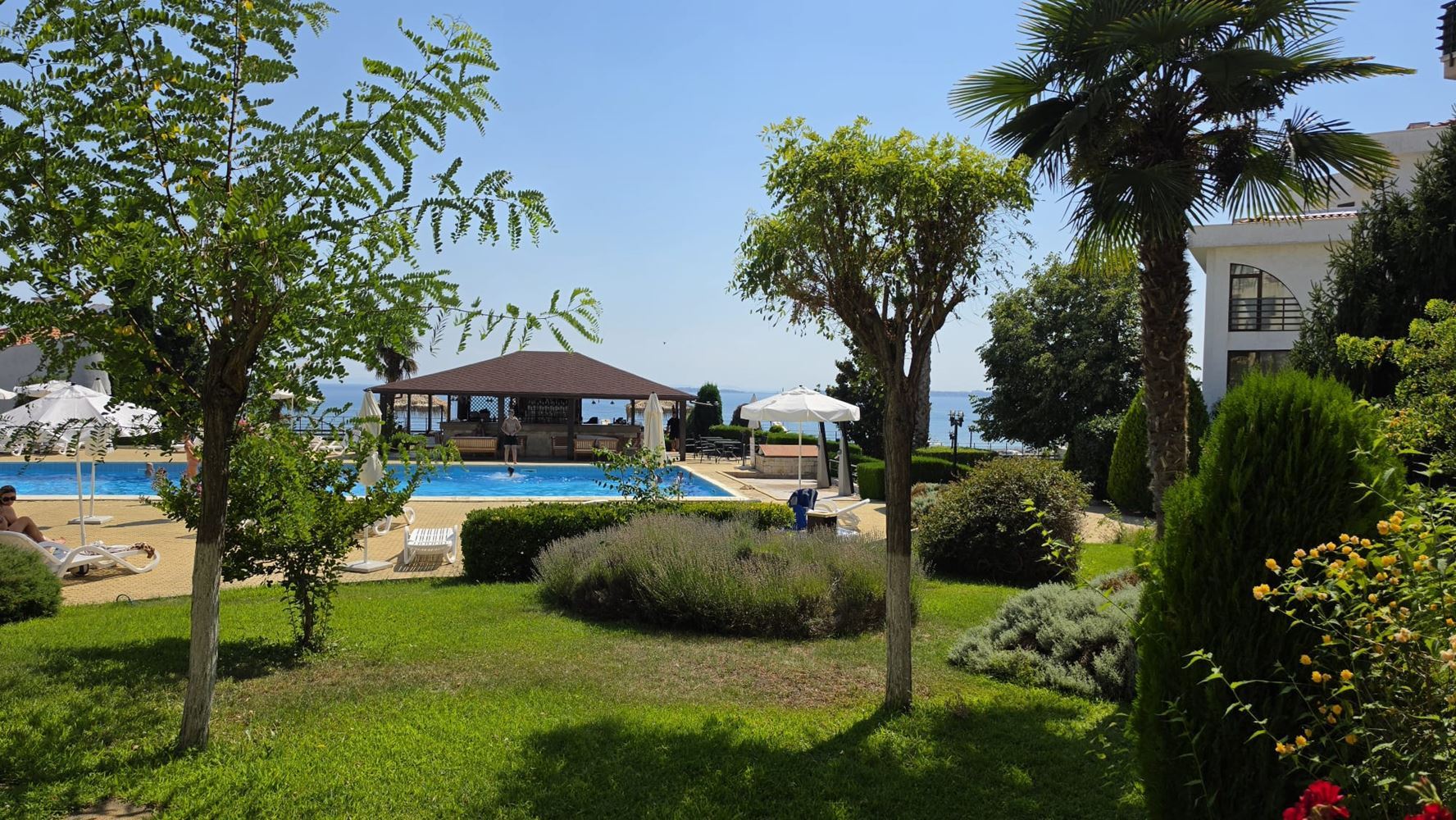Your Seaside Oasis on the First Line in Sveti Vlas