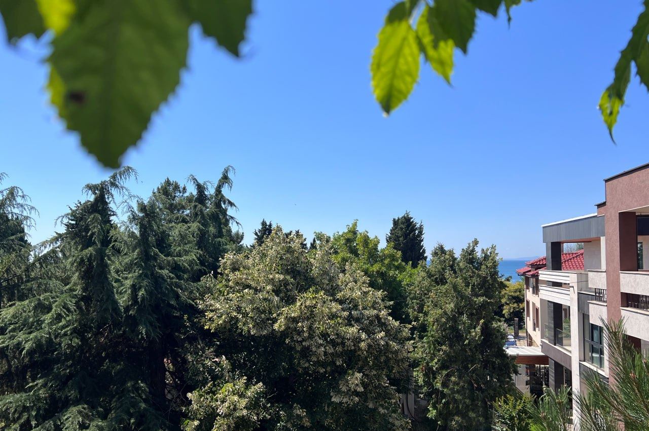 Spacious Three-Bedroom Apartment with Panoramic Sea View Only 50 Meters from the Beach – Low Maintenance Fee!