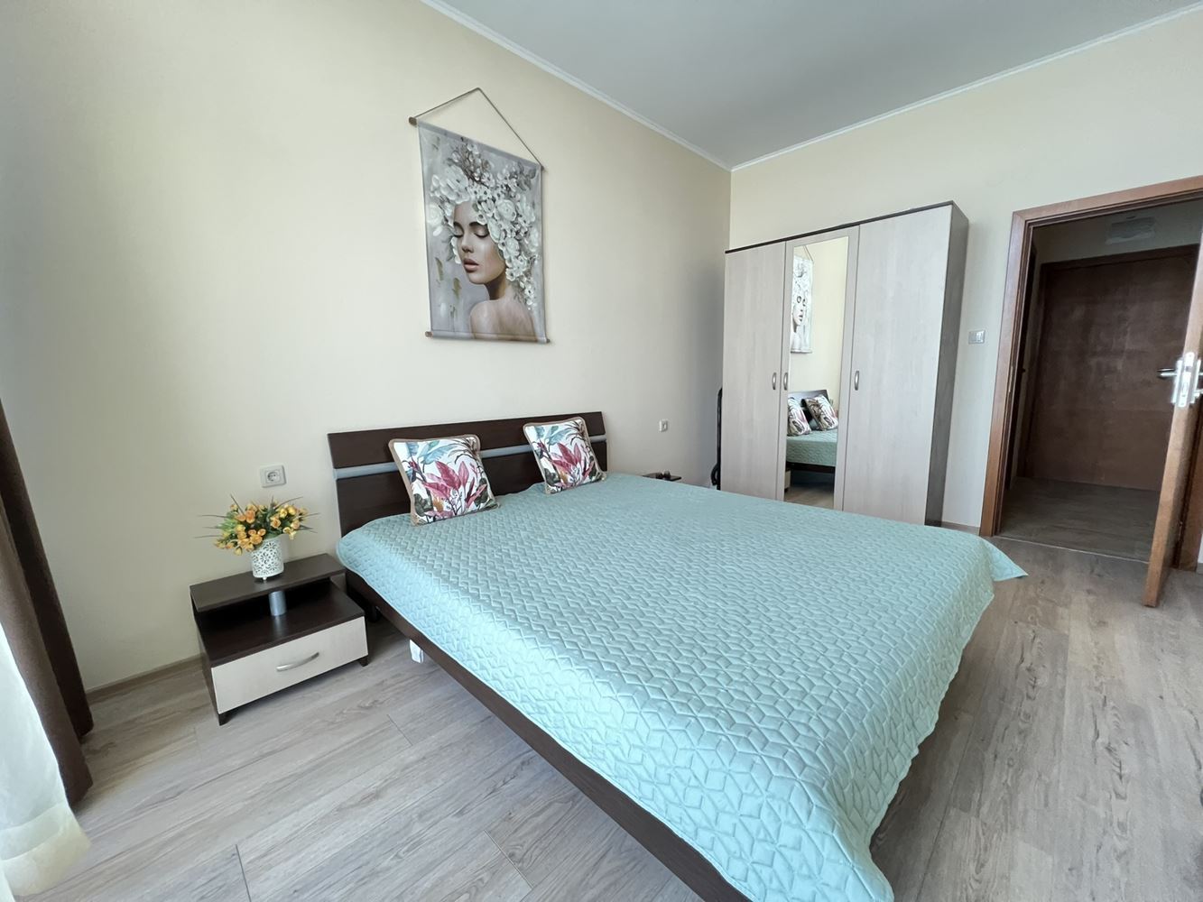 One-bedroom apartment on the first line with sea view in Nessebar, 500 m from the Old Town