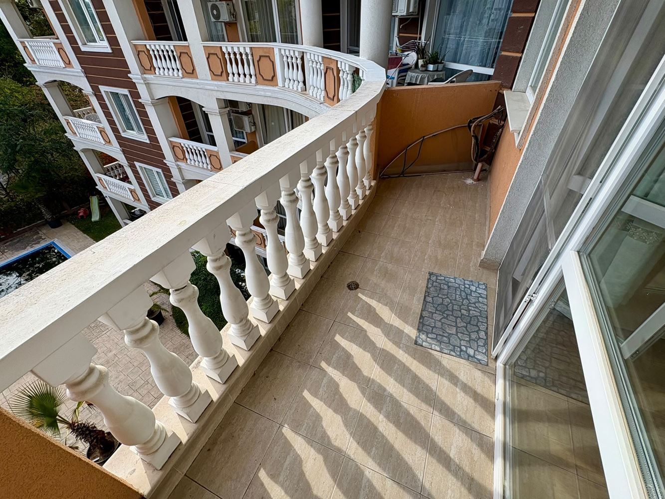 Sunny Beach – Cozy One-Bedroom Apartment with Pool View, Five Minutes from the Beach