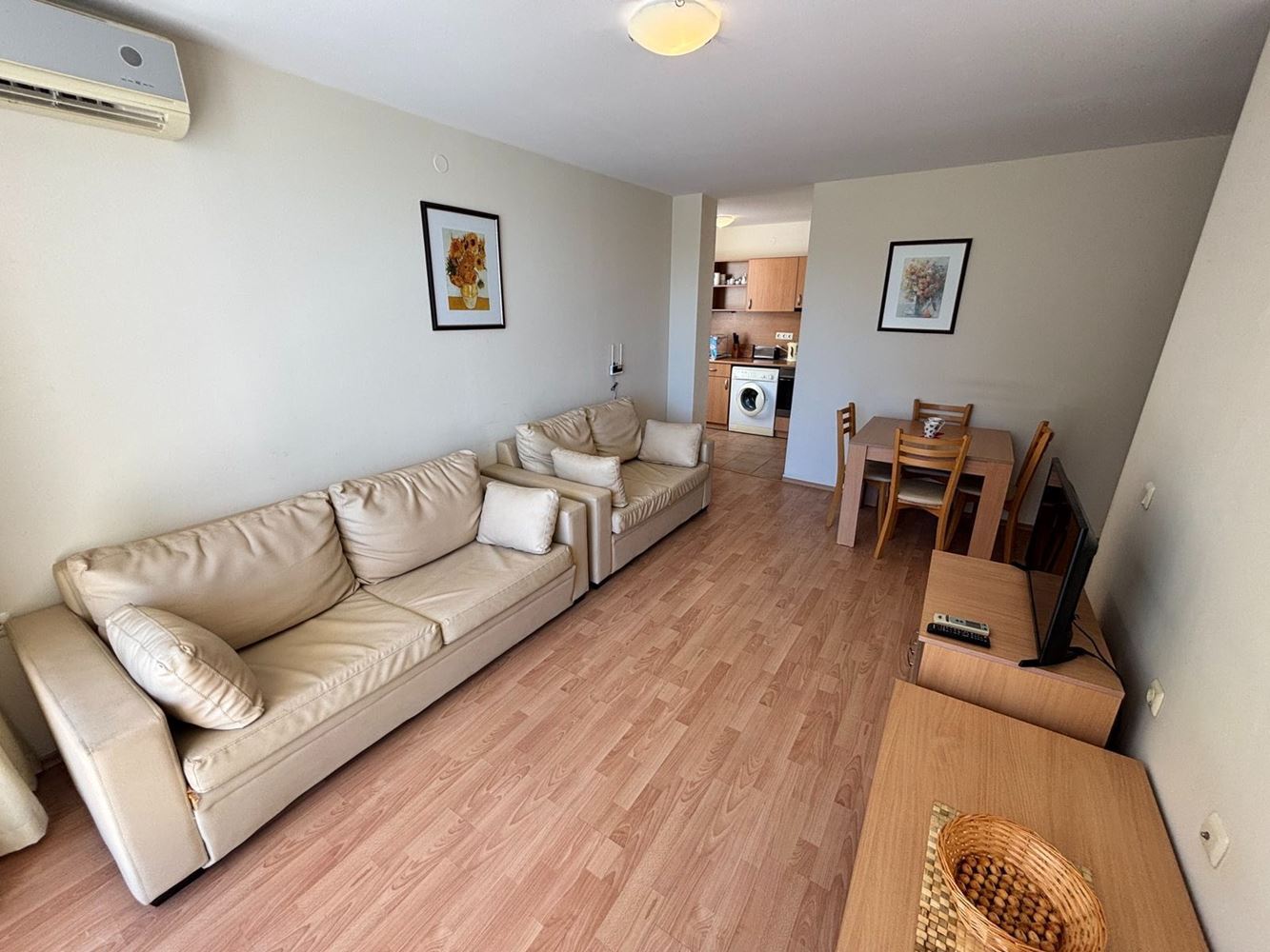 Apartment with a Beautiful Pool View in Sveti Vlas – Your Place for a Seaside Holiday