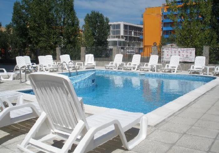 Studio in Sunny Beach – modern building, excellent location and full amenities for holiday and investment