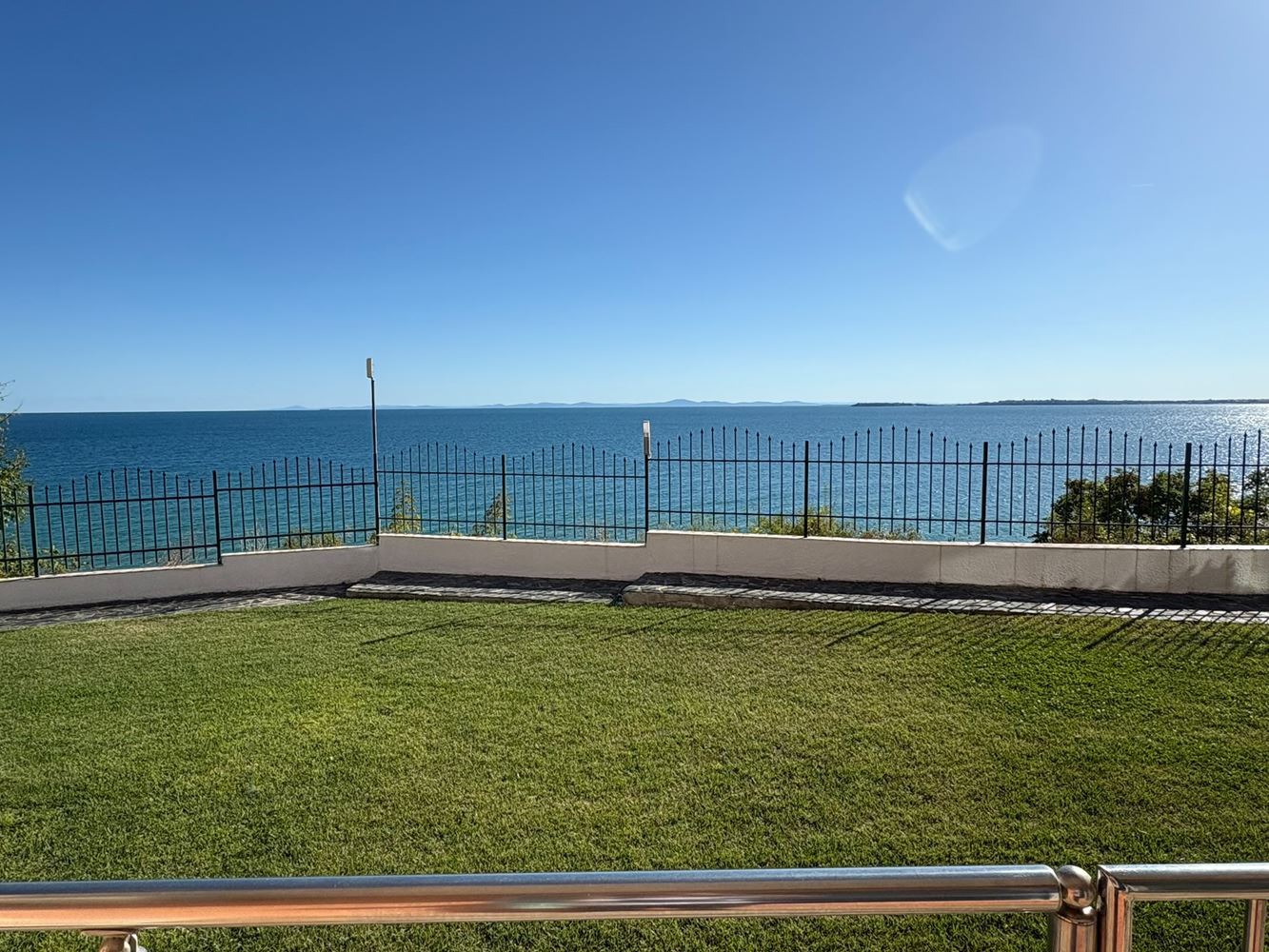 First Line in Sveti Vlas – Spacious One-Bedroom Apartment with Sea View