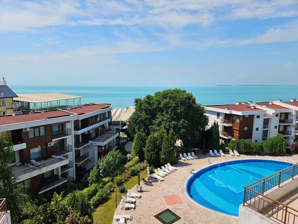 Panoramic Two-Bedroom Apartment Just Steps from the Beach in Elenite with Incredible Bay View