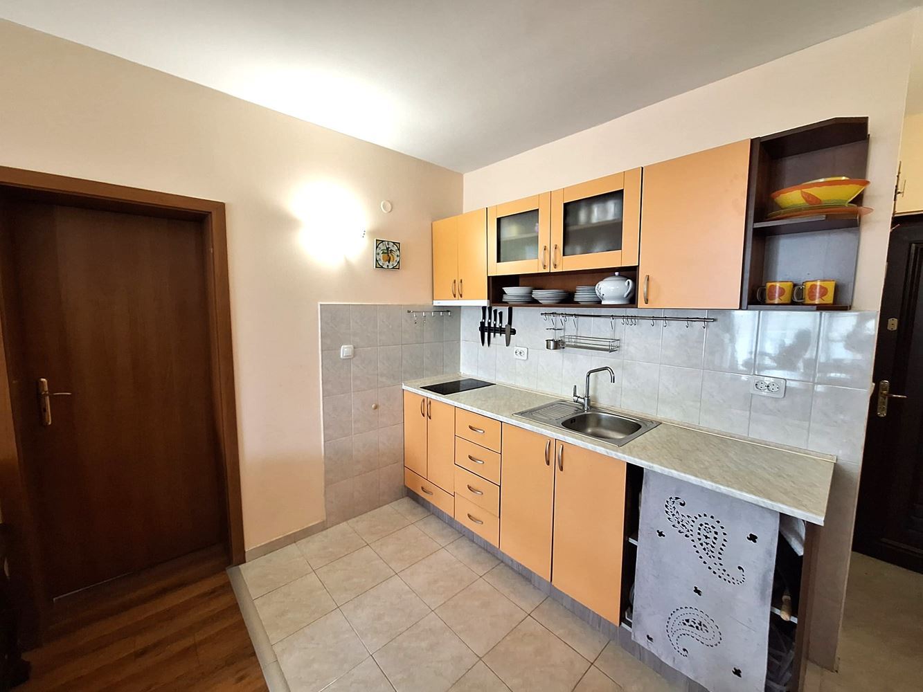Spacious and Fully Furnished One-Bedroom Apartment Near the Beach
