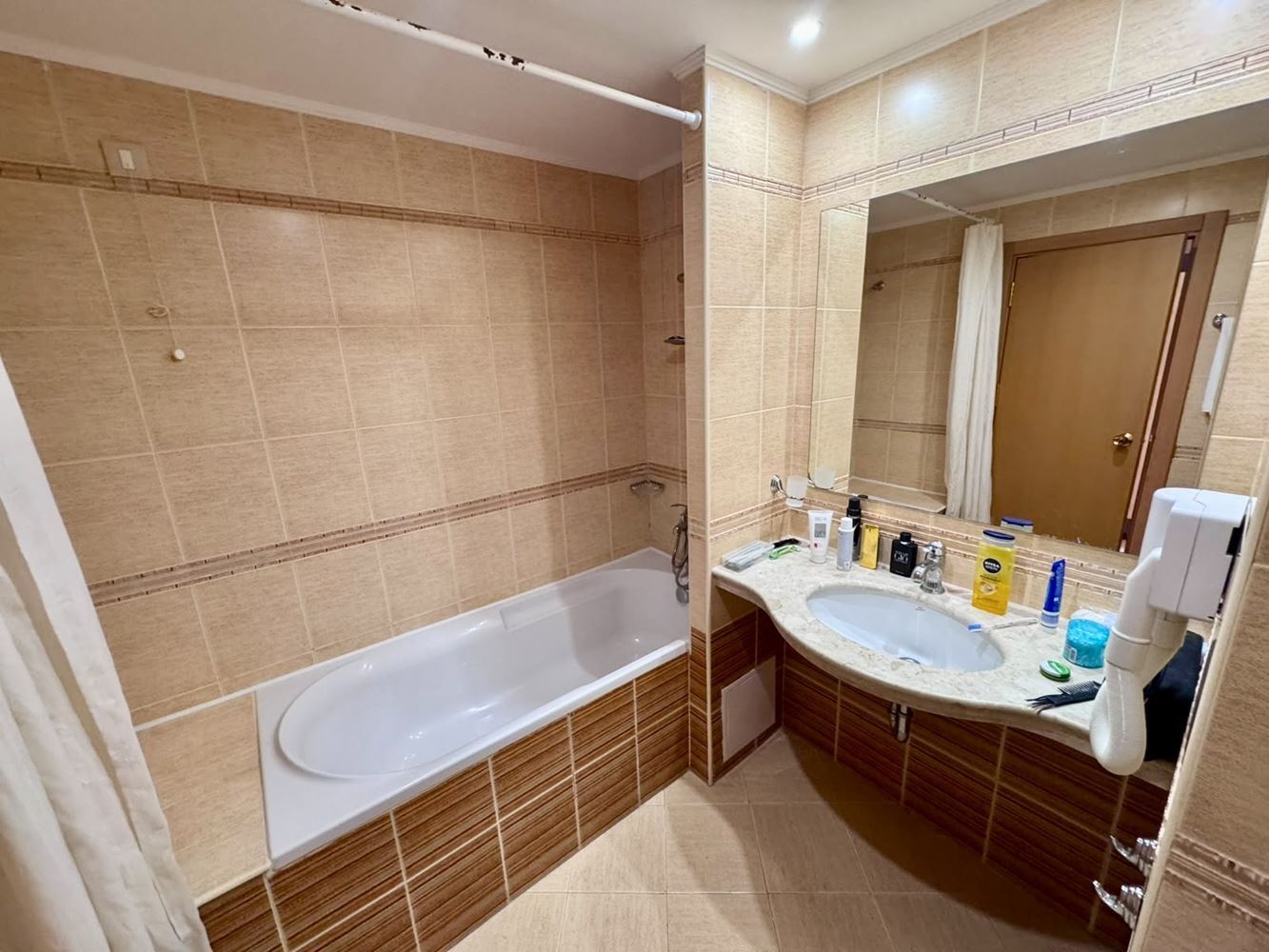 Luxury Seaside Apartment with Panoramic View in a Prestigious Complex in Sunny Beach