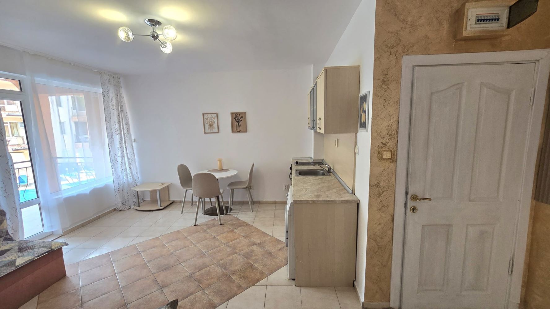 Three-room apartment with southern exposure and pool view in Sunny Beach