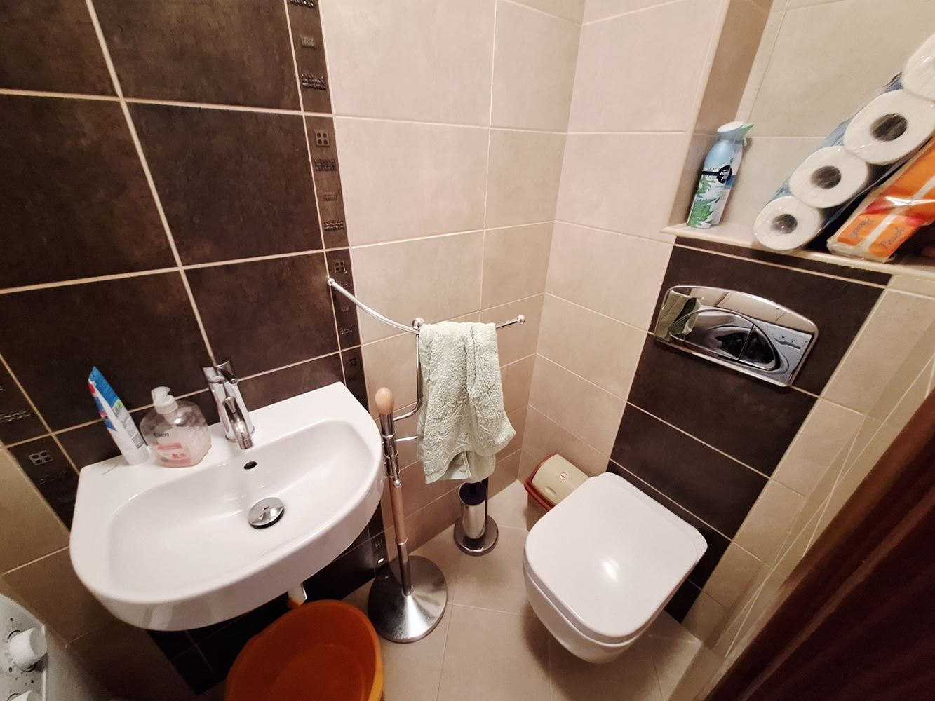 Spacious two-bedroom apartment with parking space only 200 meters from the sea in Sveti Vlas