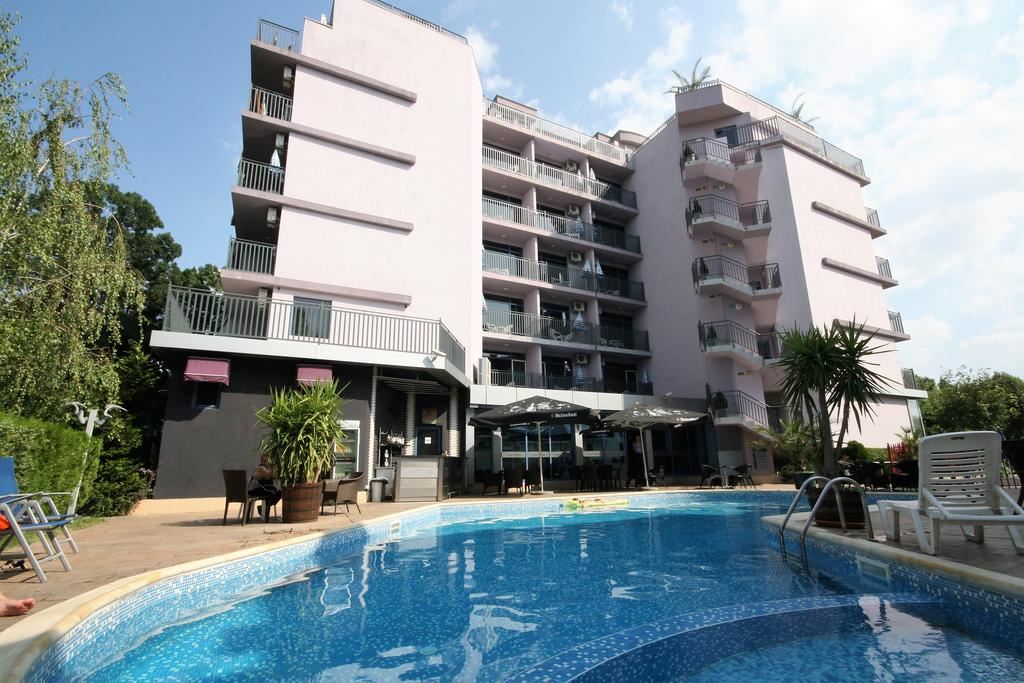 Studio in Sunny Beach, 300 m from the beach – excellent location and amenities