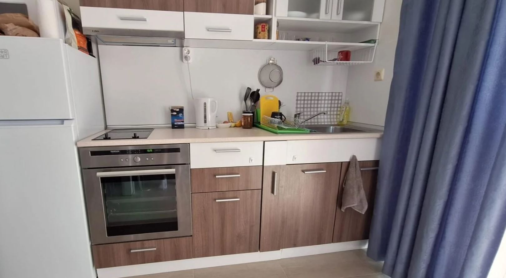One-Bedroom Apartment on the First Sea Line in Sveti Vlas – Cozy Property with Pool and Sea View