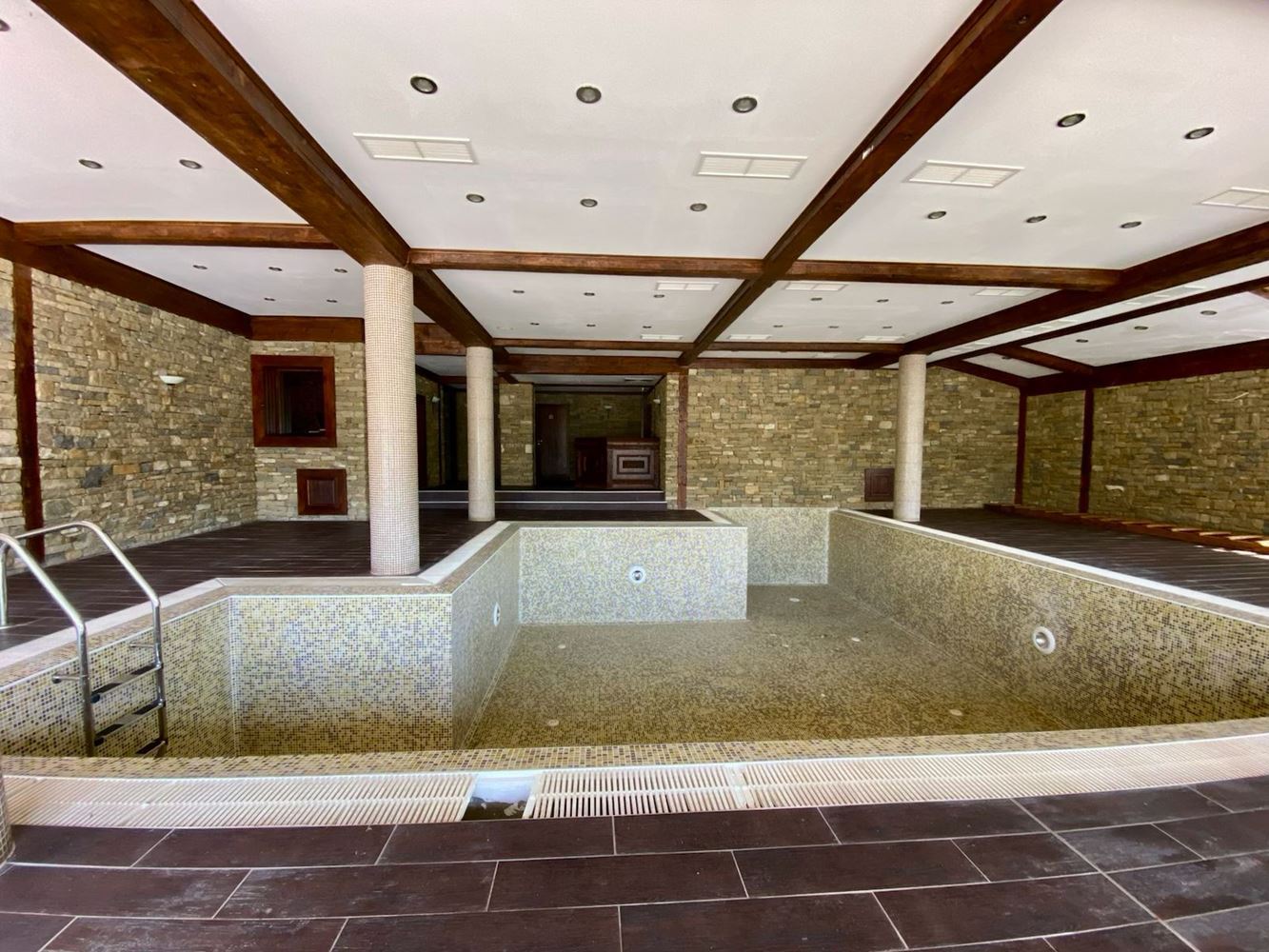 Spacious fully furnished studio with pool view in Sunny Beach – comfort, tranquility, and excellent investment