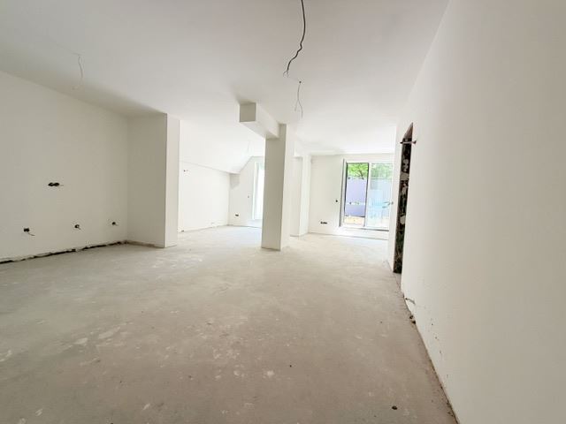 Two-bedroom apartment with private garden and two parking spaces in a new luxury building in the heart of Burgas