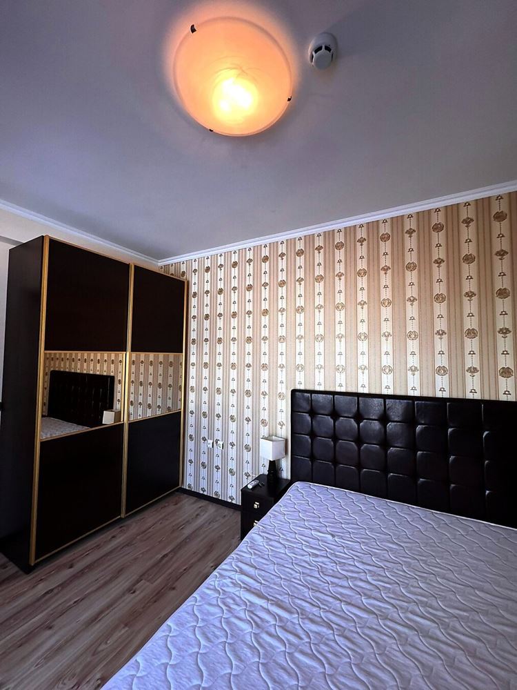 Spacious one-bedroom apartment 50 meters from the beach in Sunny Beach – excellent location and comfort in a gated complex