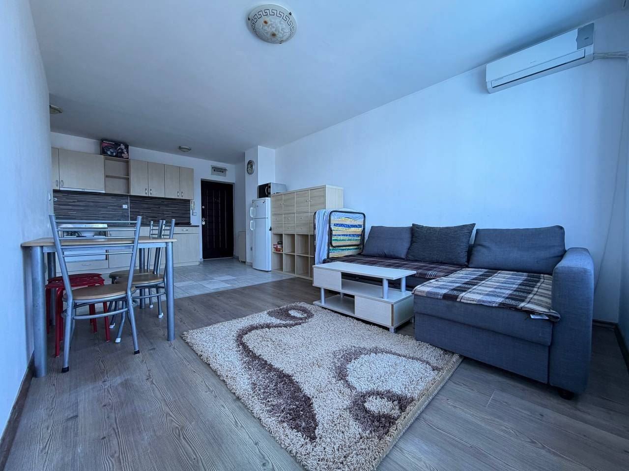 One-Bedroom Apartment on the First Sea Line in Pomorie – Panoramic Views of the Sea and Swimming Pool