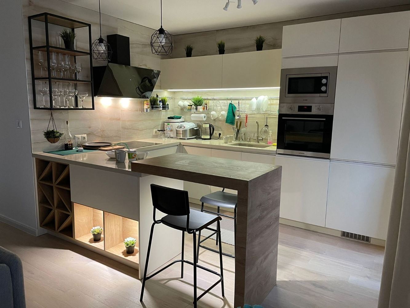 Spacious Five-Room Apartment with Sea Panorama in Pomorie – Comfort, Style and Functionality for a Large Family