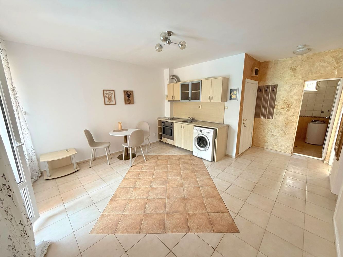 Three-room apartment with southern exposure and pool view in Sunny Beach