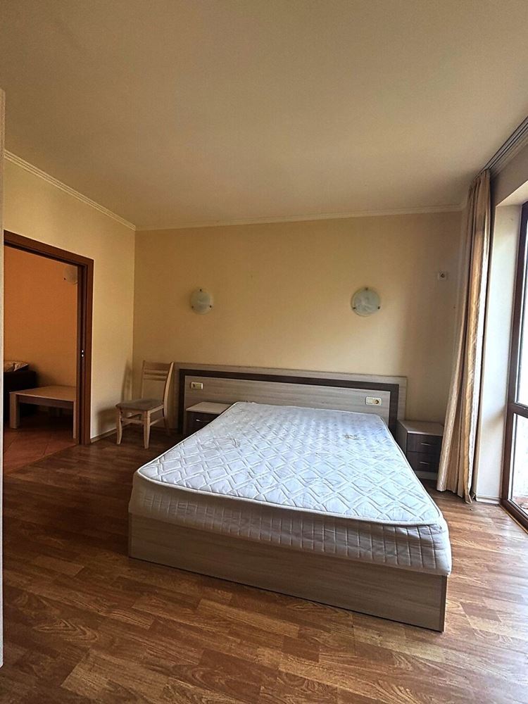 Bright One-Bedroom Apartment with a Large Terrace and Greenery Views in Elenite