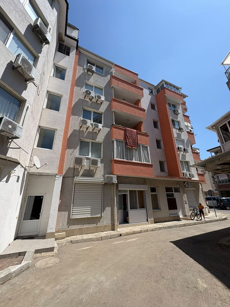One-bedroom apartment in the Old Town of Pomorie – fully furnished, in a residential building and ready to move in
