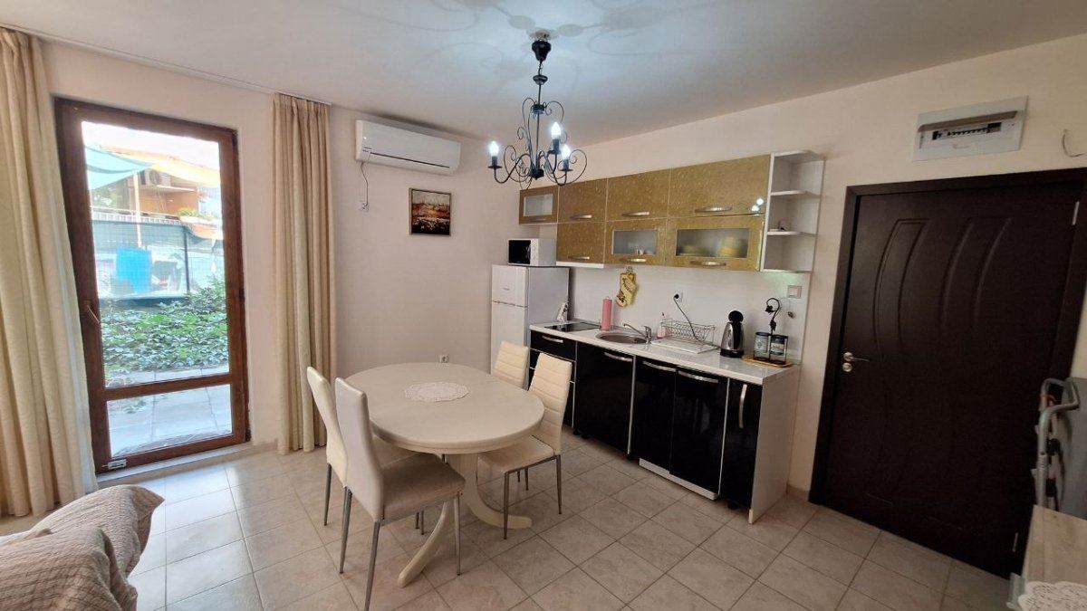 No maintenance fee – ground-floor studio with a private garden 200 m from the South Beach in Ravda