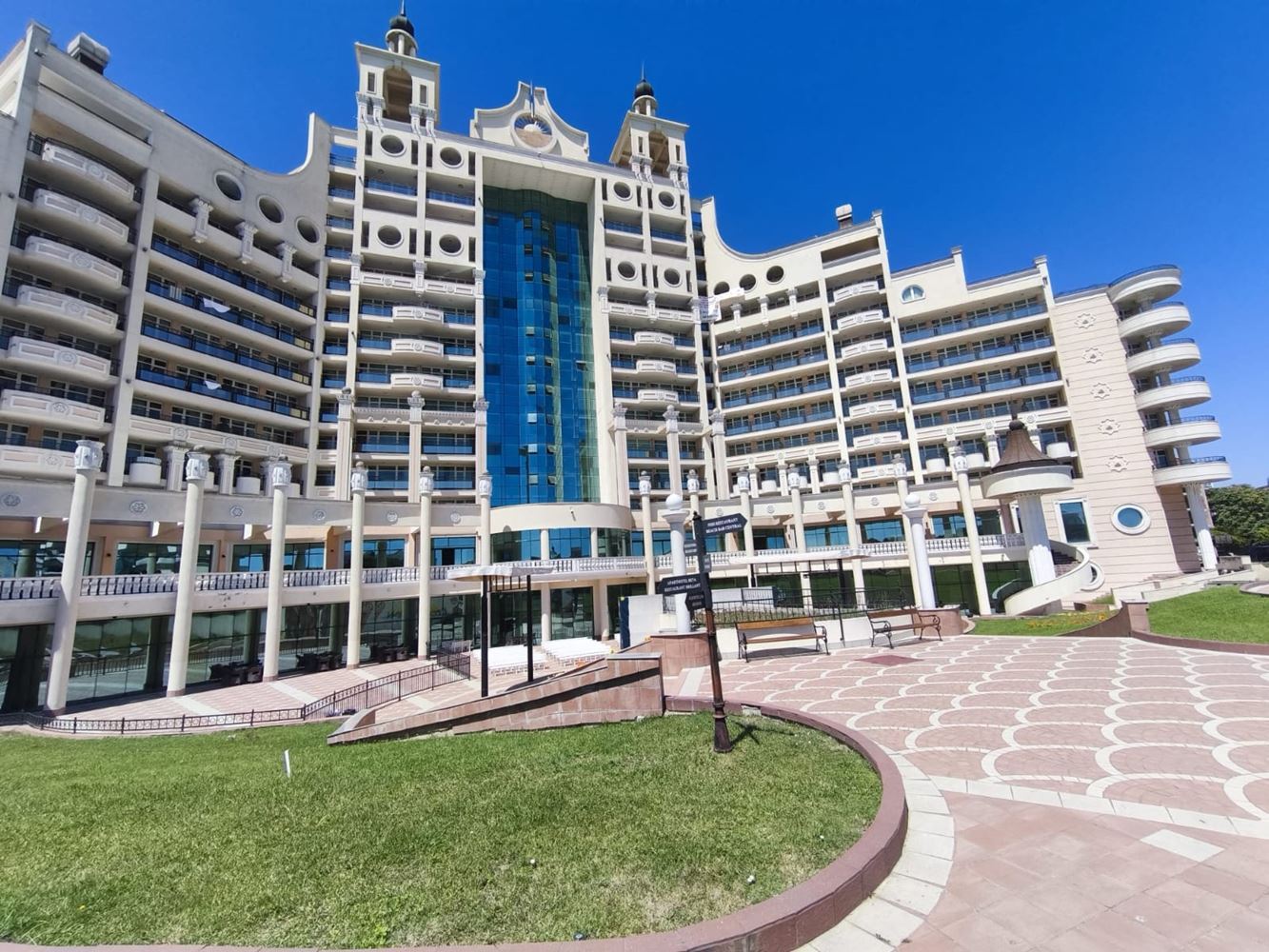 Luxury One-Bedroom Apartment on the First Line in Pomorie – Comfort and Seaside Atmosphere