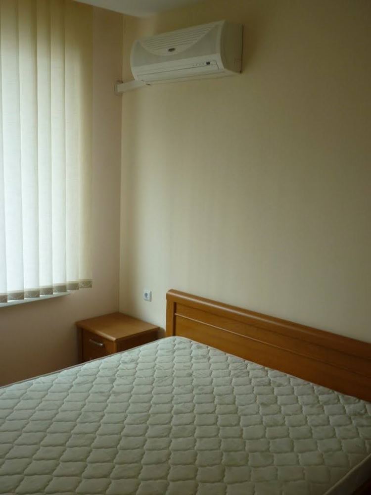 Fully Furnished One-Bedroom Apartment on the Beachfront with Sea View in Elenite