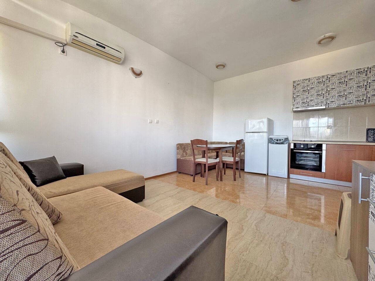 Cozy One-Bedroom Apartment with Pool View in Sunny Beach