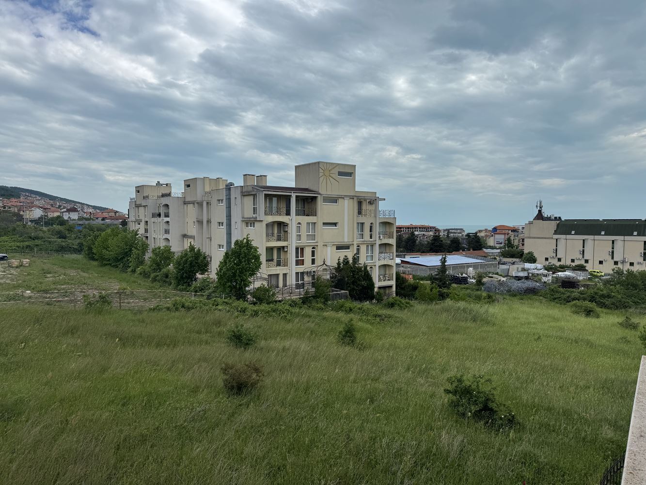 Compact studio with panoramic mountain view in Sveti Vlas – comfort, nature, and excellent infrastructure
