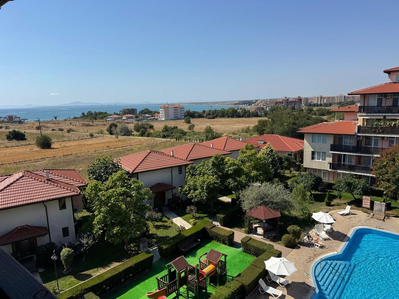 Spacious studio with sea view and separate sleeping area in Aheloy