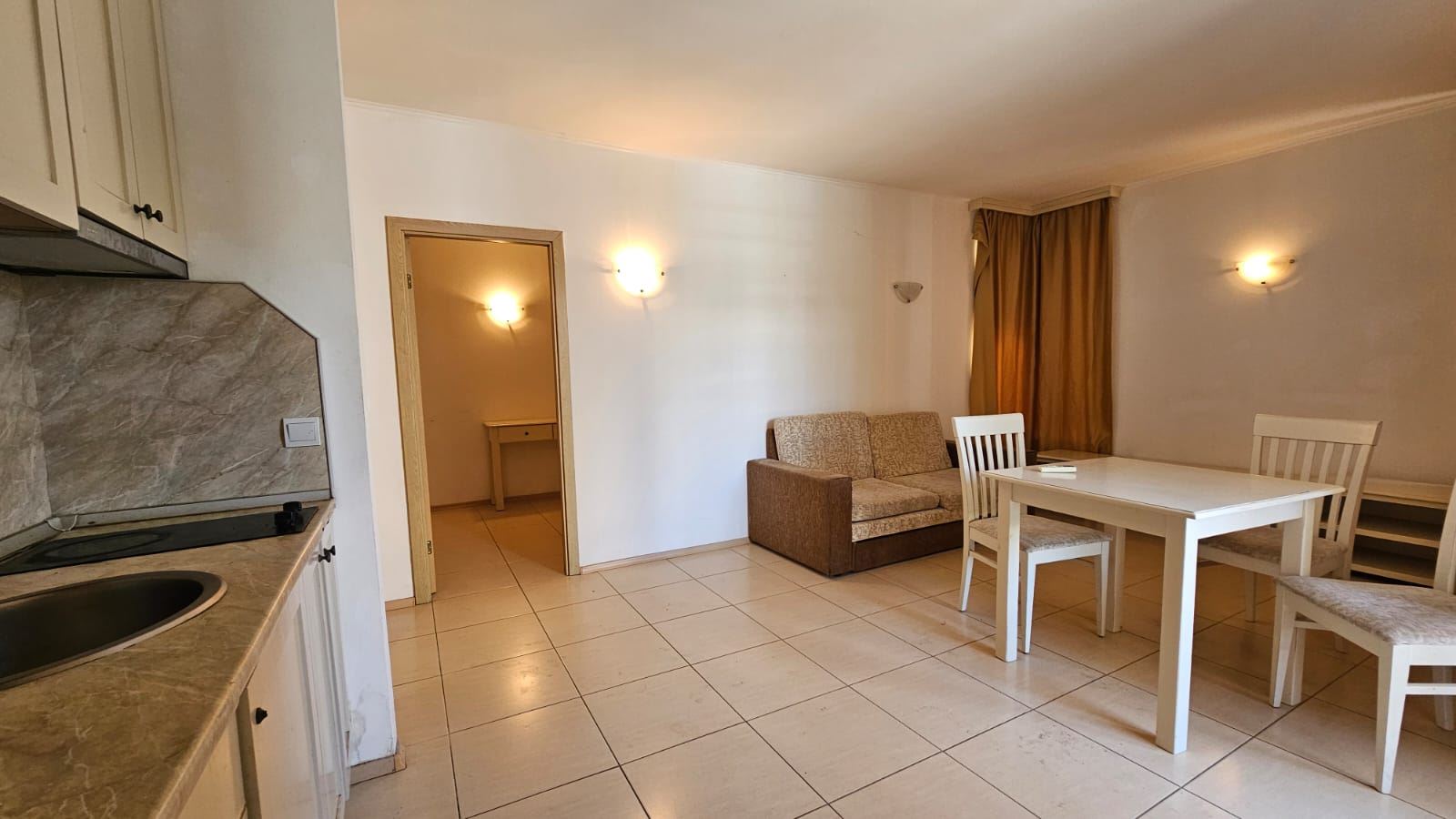 Two-Bedroom Apartment with No Maintenance Fee, Right Next to a Supermarket