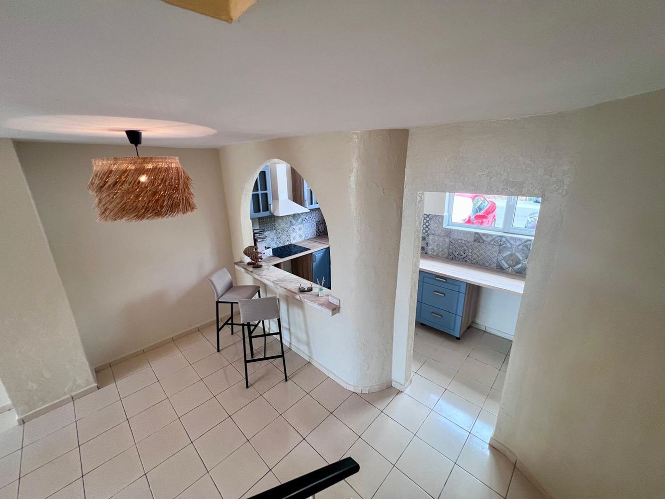 First-line sea property in Ravda – two-bedroom maisonette with sea view and private parking space