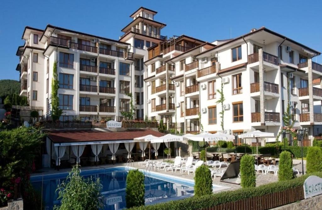 Luxury apartment on the first sea line in Sveti Vlas – two bedrooms, sea view and full infrastructure