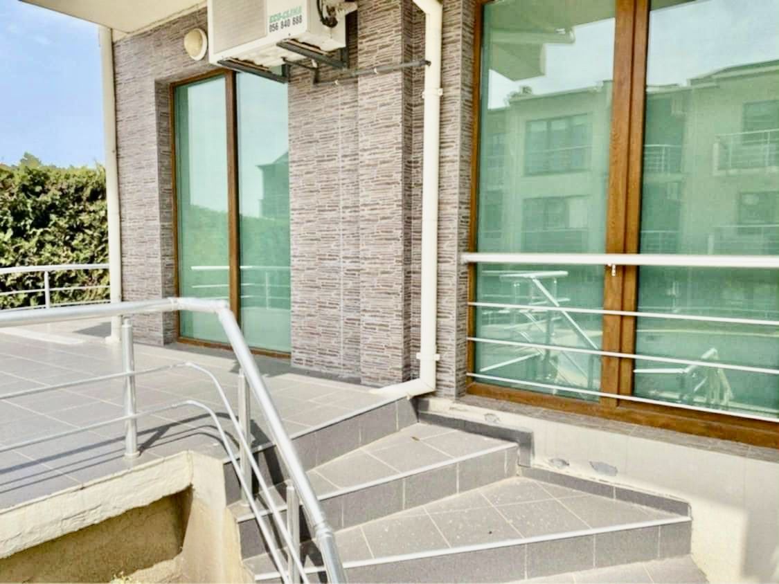 Two-bedroom apartment with pool view in Sveti Vlas – comfort, style and excellent location